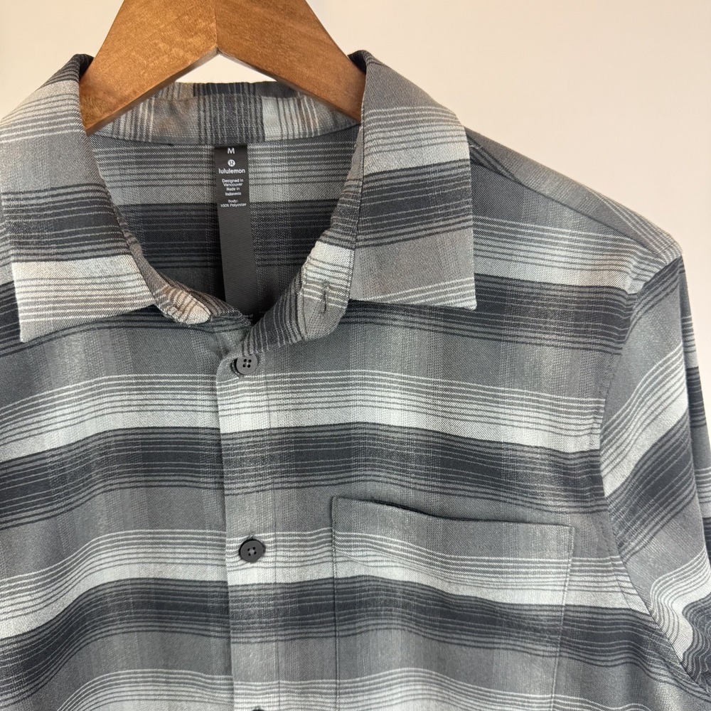 Lululemon Mens Long Sleeve Button Up Shirt Medium Gray‎